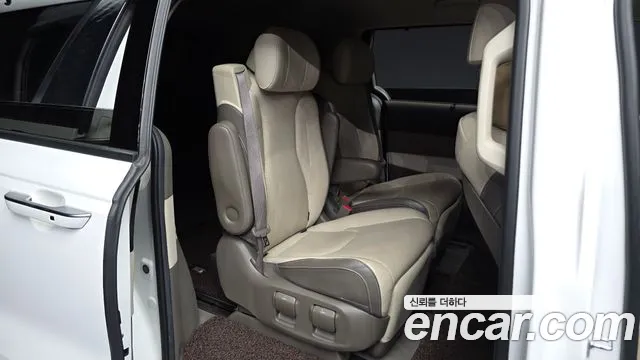 Kia Carnival 2020 thumb 12