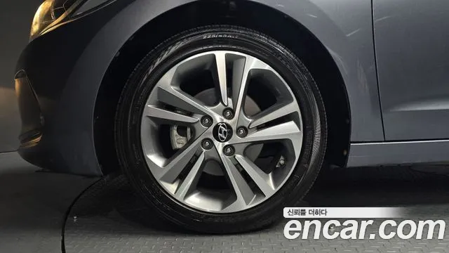 Hyundai Avante 2017 thumb 4