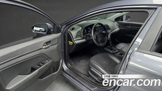 Hyundai Avante 2017 thumb 10