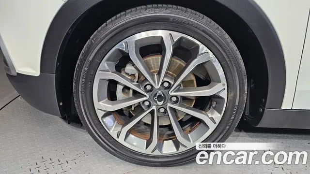 KG_Mobility_Ssangyong TIBOLI 2016 thumb 5