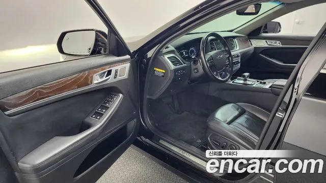 Genesis G80 2017 thumb 10
