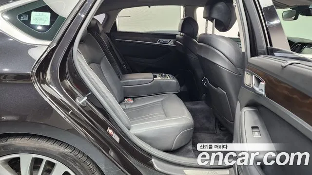 Genesis G80 2017 thumb 11