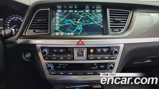 Genesis G80 2017 thumb 12
