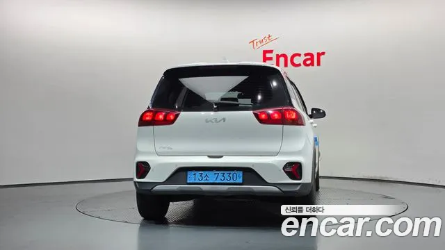 Kia Niro 2023 thumb 4