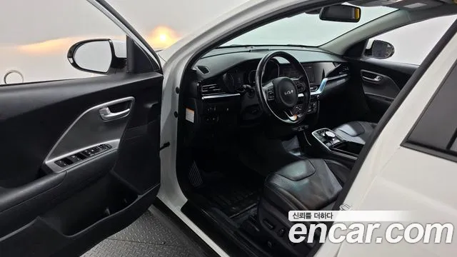 Kia Niro 2023 thumb 10