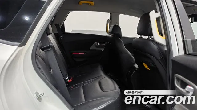 Kia Niro 2023 thumb 11