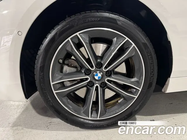 BMW 1-Series 2023 thumb 5
