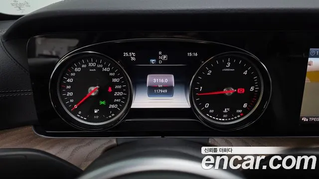 Mercedes-Benz E-Класс 2019 thumb 8