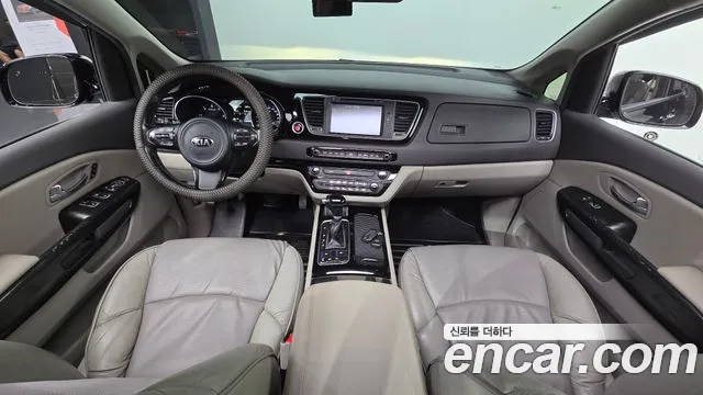 Kia Carnival 2014 thumb 6