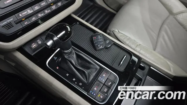 Kia Carnival 2014 thumb 8