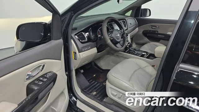 Kia Carnival 2014 thumb 9