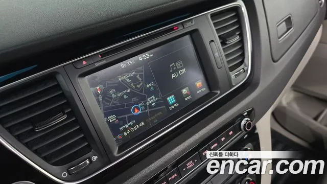 Kia Carnival 2014 thumb 12
