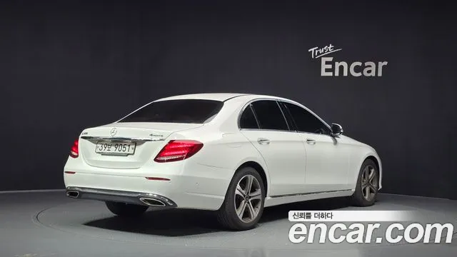 Mercedes-Benz E-Класс 2018 thumb 2