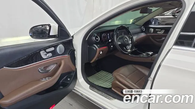 Mercedes-Benz E-Класс 2018 thumb 10