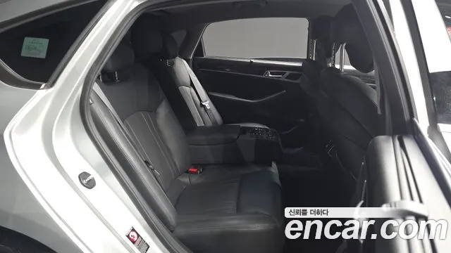 Hyundai Genesis 2016 thumb 11