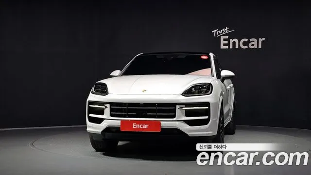 Porsche Cayenne 2025 thumb 3