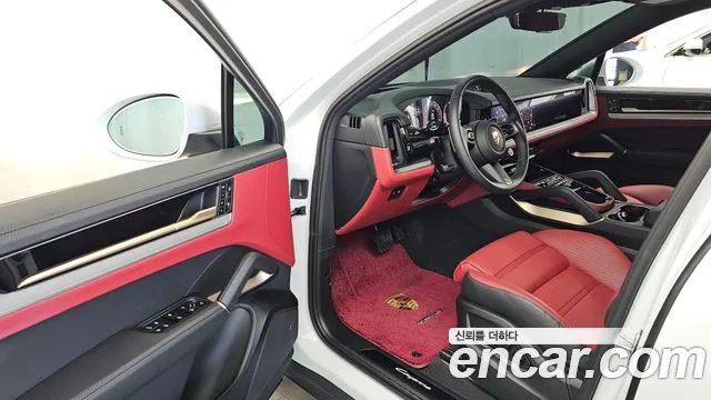 Porsche Cayenne 2025 thumb 10