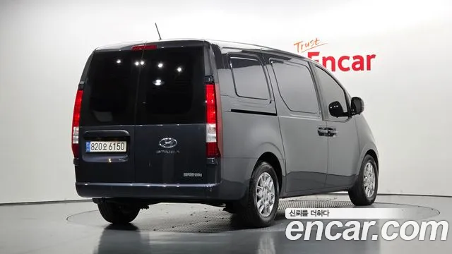 Hyundai Staria 2022 thumb 2