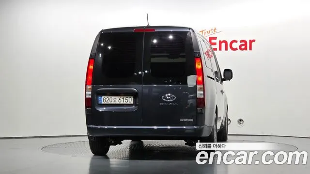 Hyundai Staria 2022 thumb 4