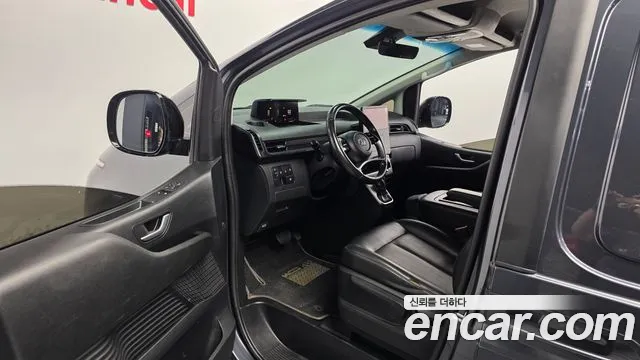 Hyundai Staria 2022 thumb 10