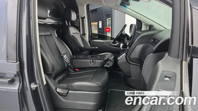 Hyundai Staria 2022 thumb 11
