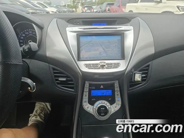 Hyundai Avante 2012 thumb 10