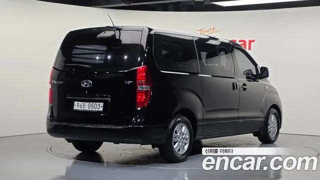 Hyundai Starex 2017 thumb 2