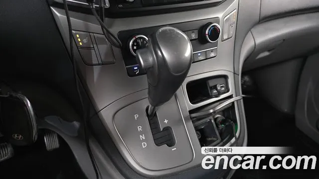Hyundai Starex 2017 thumb 9