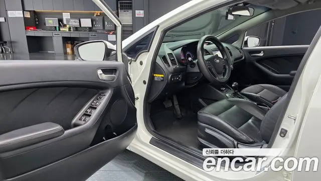 Kia K3 2014 thumb 10