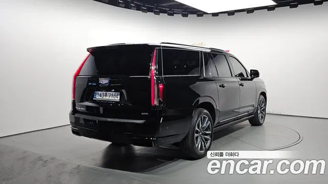 Cadillac Escalade 2023 thumb 2