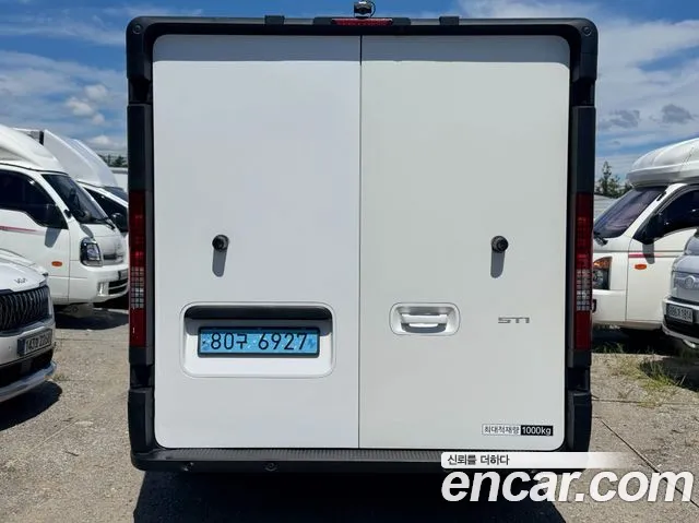 Hyundai Staria 2024 thumb 3