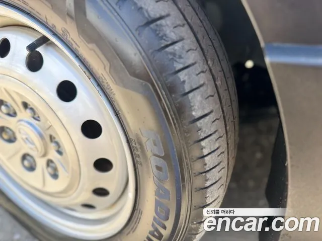 Hyundai Staria 2024 thumb 5