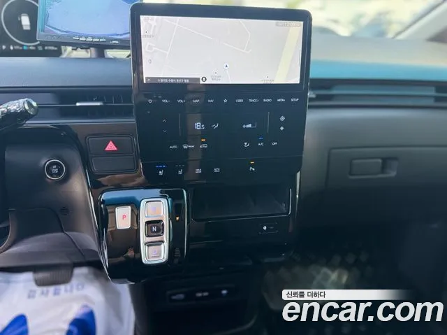 Hyundai Staria 2024 thumb 9