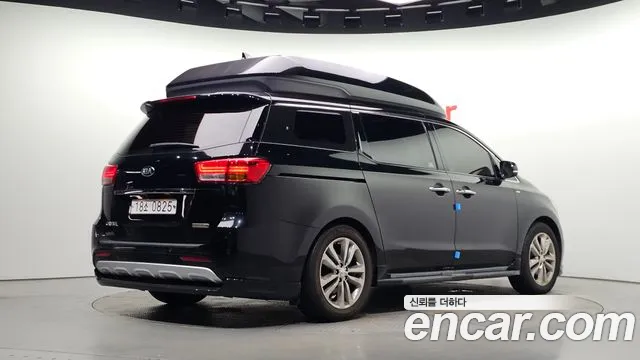 Kia Carnival 2016 thumb 2
