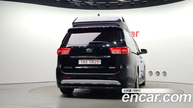 Kia Carnival 2016 thumb 4