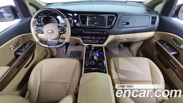 Kia Carnival 2016 thumb 7
