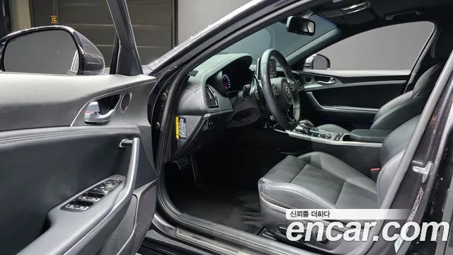 Kia Stinger 2019 thumb 10
