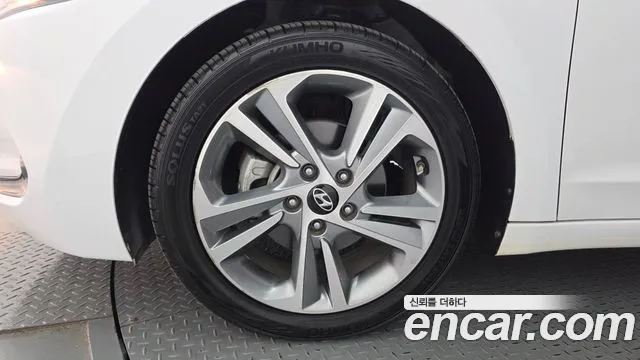 Hyundai Avante 2017 thumb 5