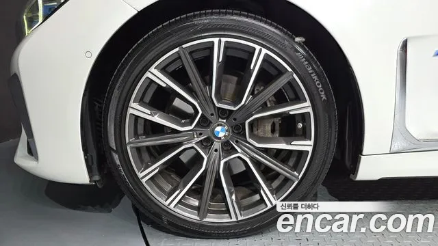 BMW 7-Series 2020 thumb 5