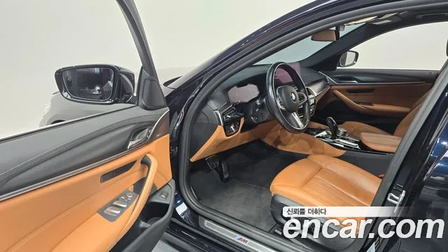 BMW 5-Series 2021 thumb 9