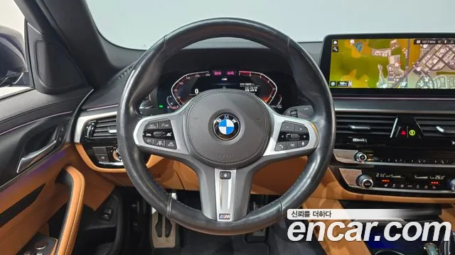BMW 5-Series 2021 thumb 11