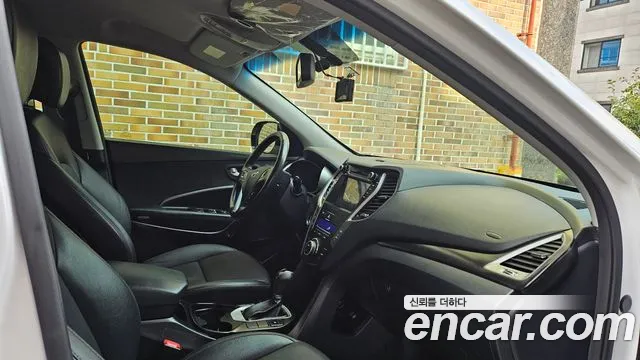 Hyundai Santa Fe 2016 thumb 9
