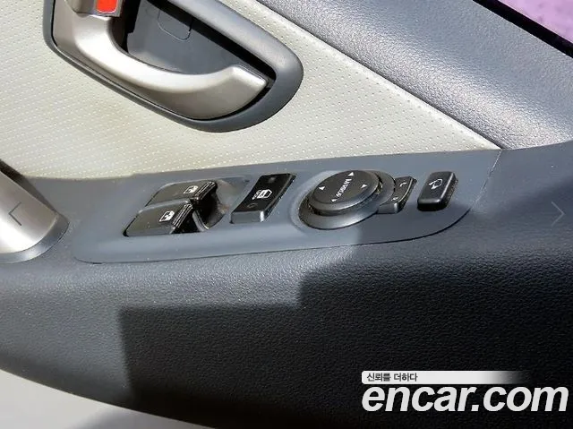 Hyundai Starex 2013 thumb 12