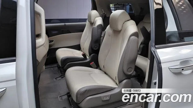 Kia Carnival 2022 thumb 12
