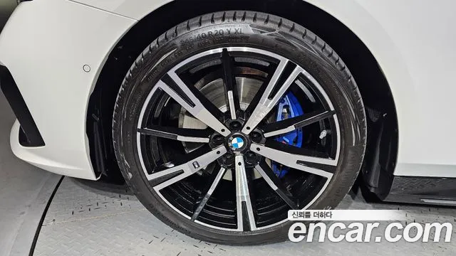 BMW 5-Series 2025 thumb 5