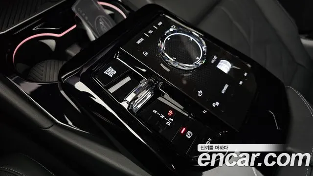 BMW 5-Series 2025 thumb 9
