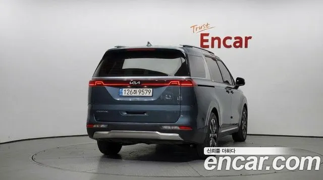 Kia Carnival 2022 thumb 4
