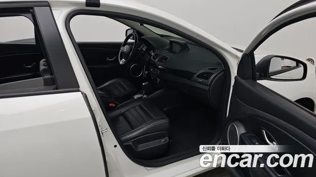 Renault-KoreaSamsung Fluence 2013 thumb 11
