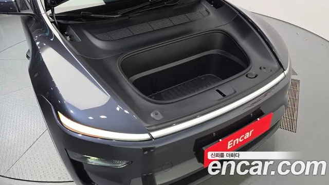 Tesla Model Y 2026 thumb 6
