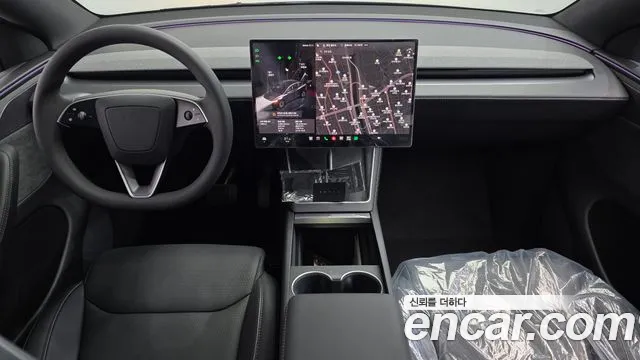 Tesla Model Y 2026 thumb 7